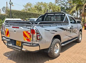 Toyota Hilux 2017 Silver