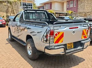 Toyota Hilux 2017 Silver