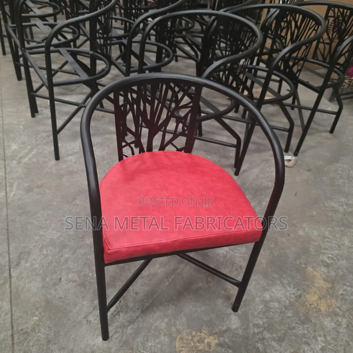 High Quality Bar Stool With Armrests and a Footrest.