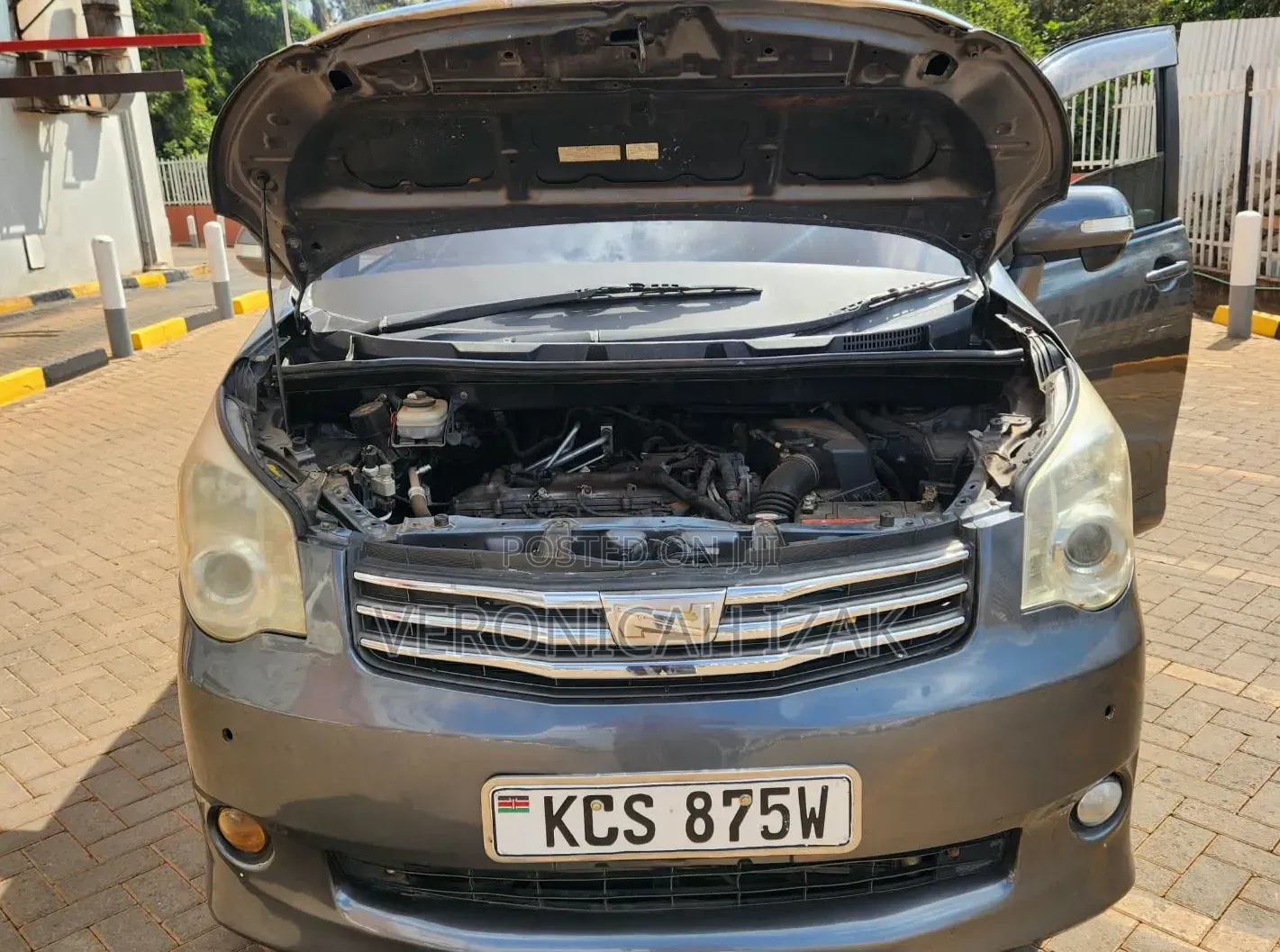 Toyota Noah 2011 Gray