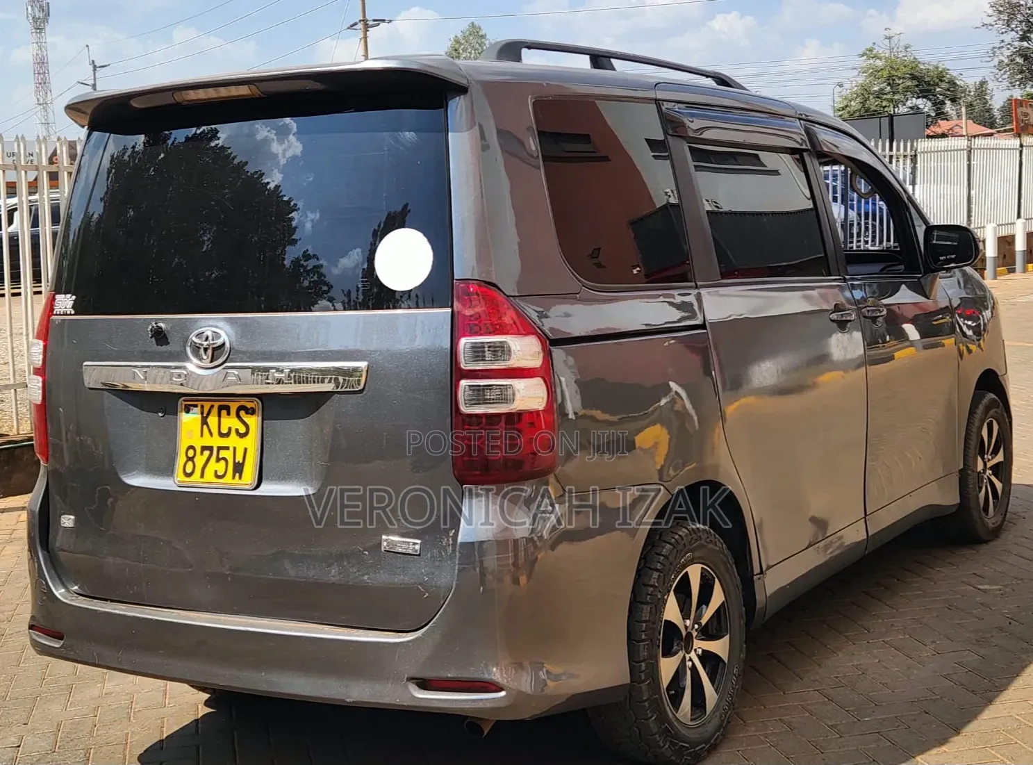 Toyota Noah 2011 Gray