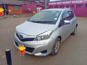Toyota Vitz 2011 Silver