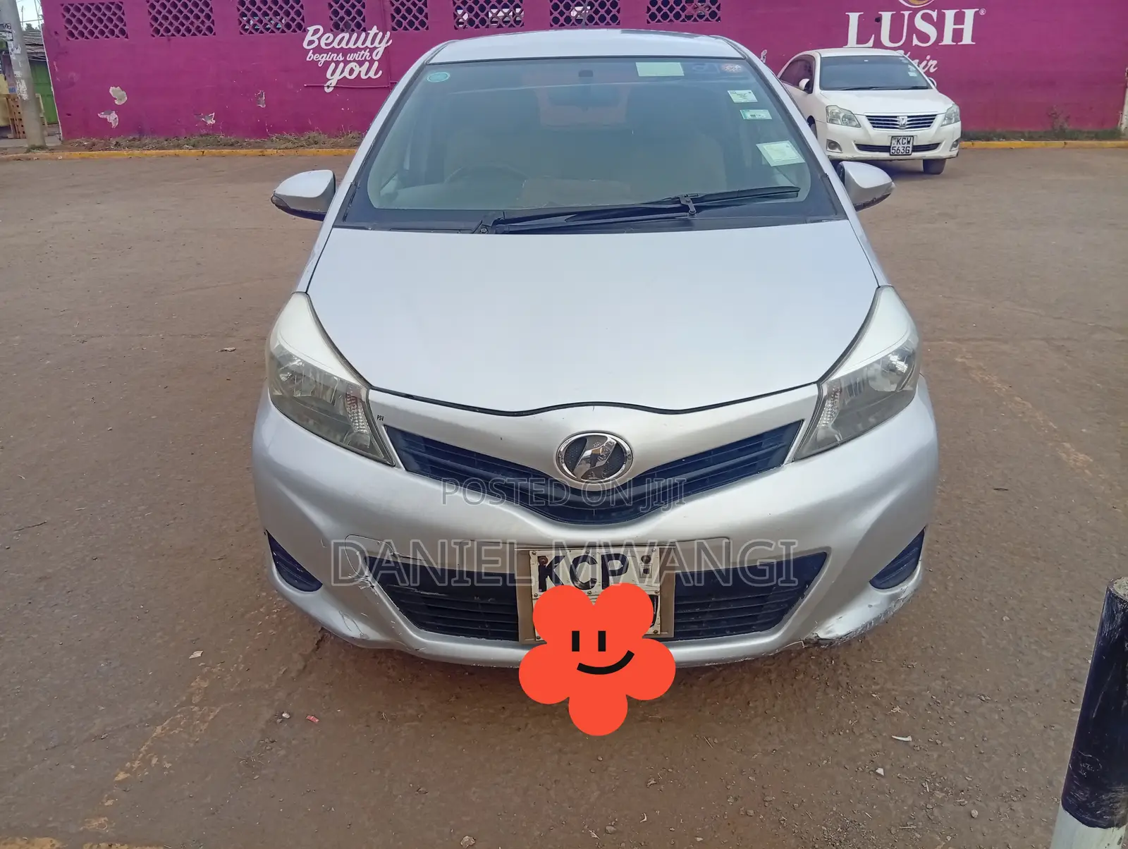 Toyota Vitz 2011 Silver