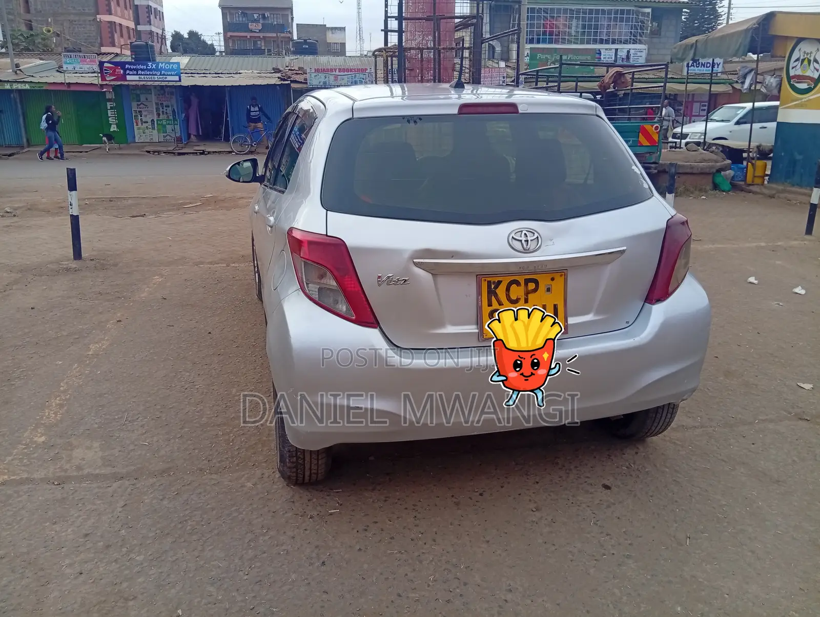 Toyota Vitz 2011 Silver
