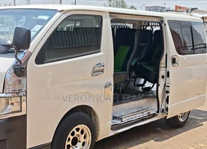 Toyota HiAce 2013 White