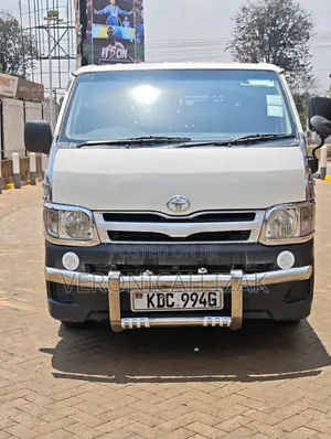 Toyota HiAce 2013 White