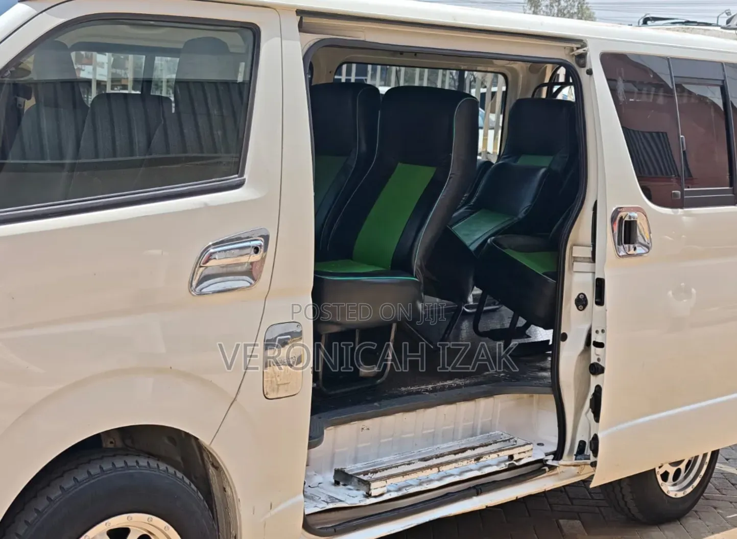 Toyota HiAce 2013 White