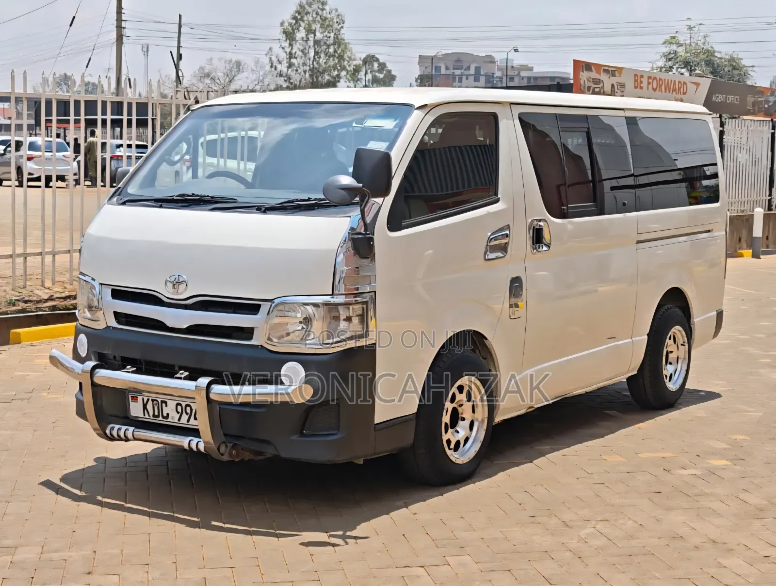 Toyota HiAce 2013 White