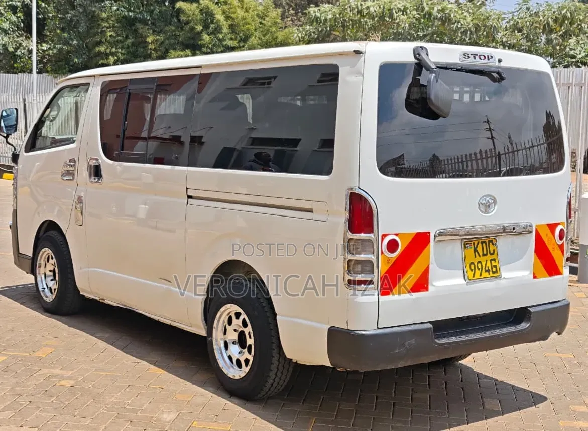Toyota HiAce 2013 White