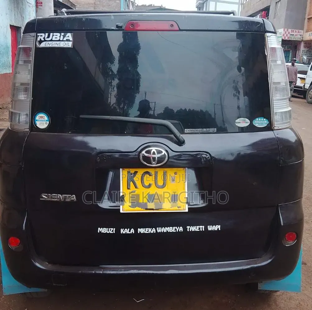 Toyota Sienta 1.5 FWD 2013 Gray
