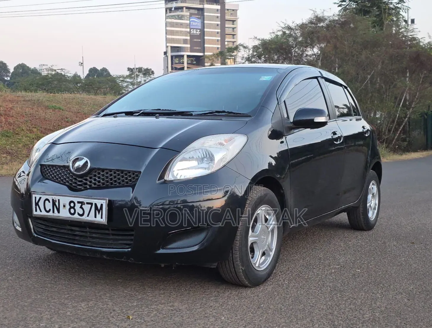 Toyota Vitz 2010 Black
