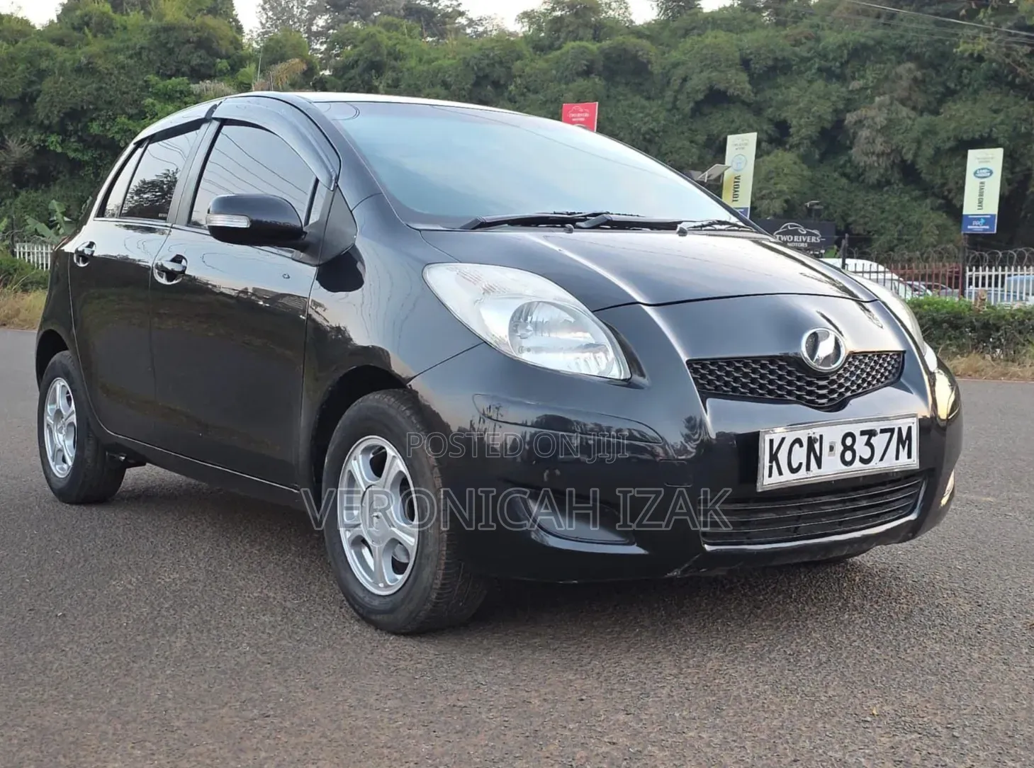 Toyota Vitz 2010 Black