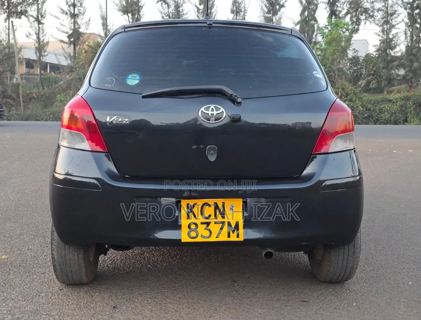 Toyota Vitz 2010 Black
