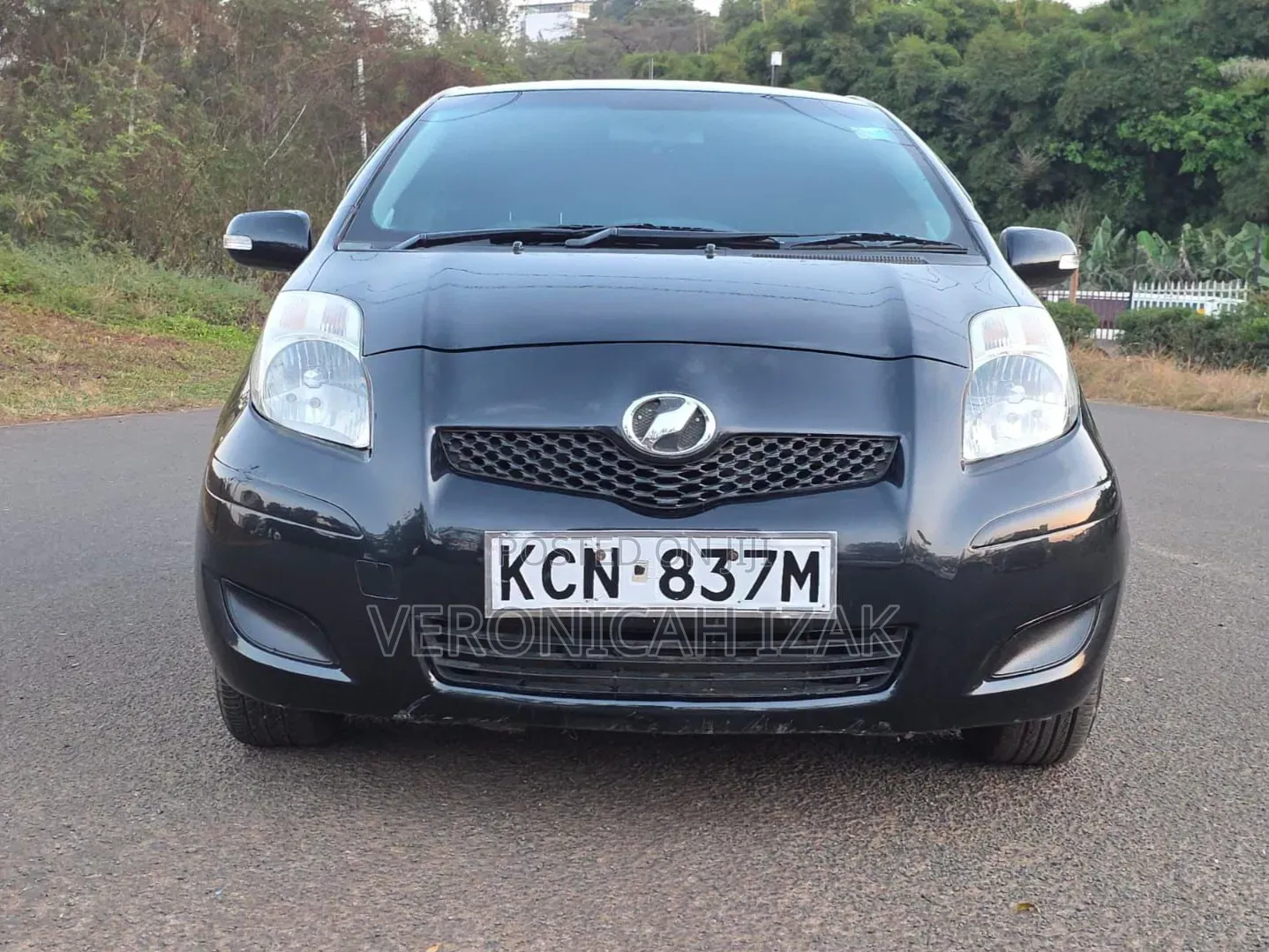 Toyota Vitz 2010 Black