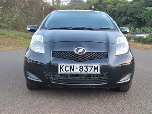 Toyota Vitz 2010 Black