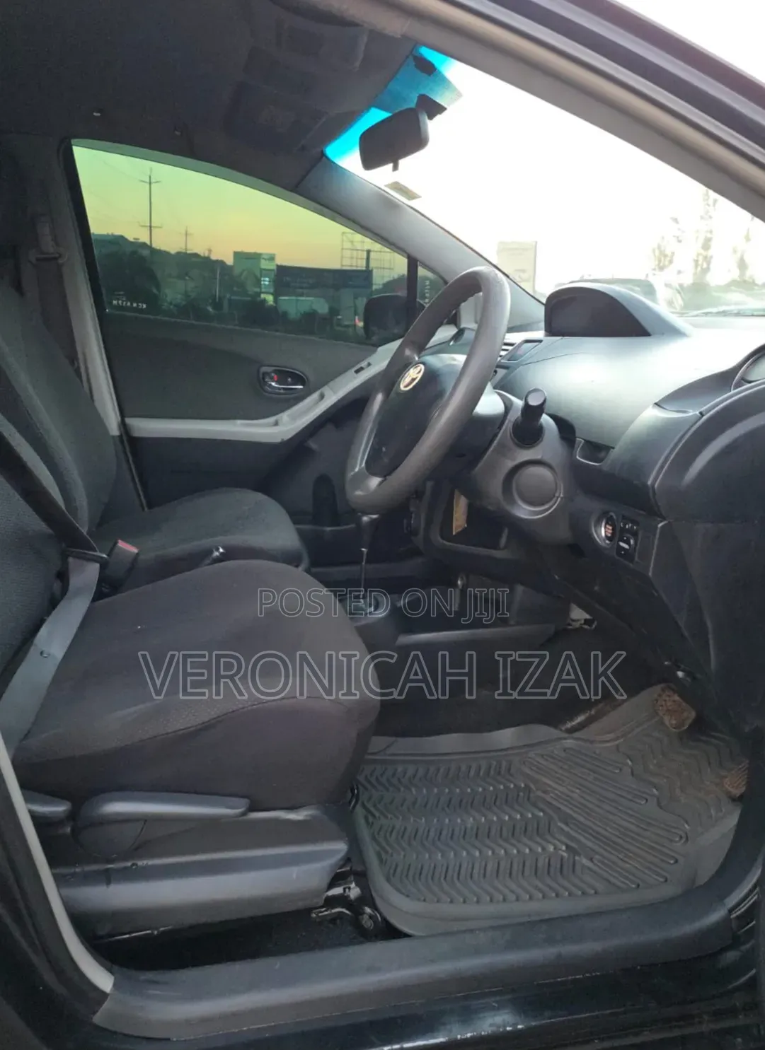 Toyota Vitz 2010 Black