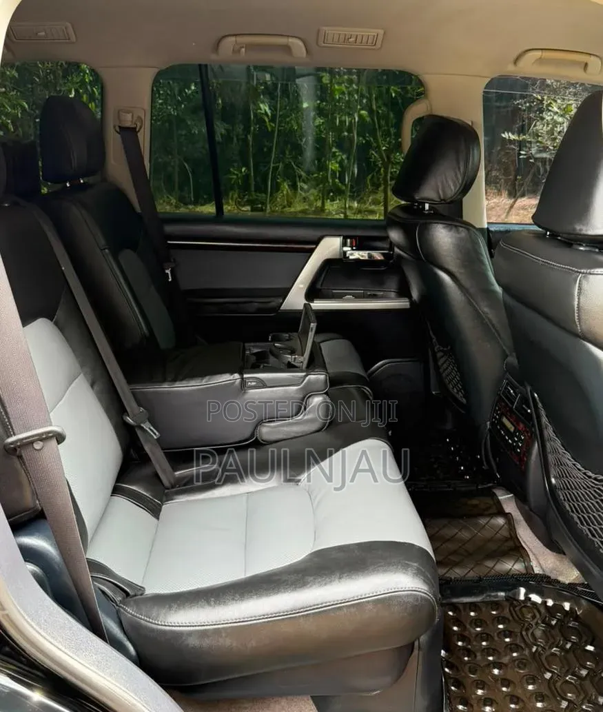 Toyota Land Cruiser Prado 2012