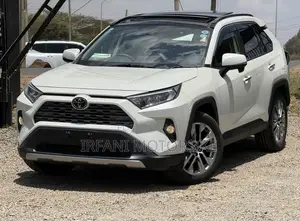 Toyota RAV4 Limited AWD 2019 White