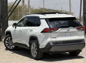 Toyota RAV4 Limited AWD 2019 White