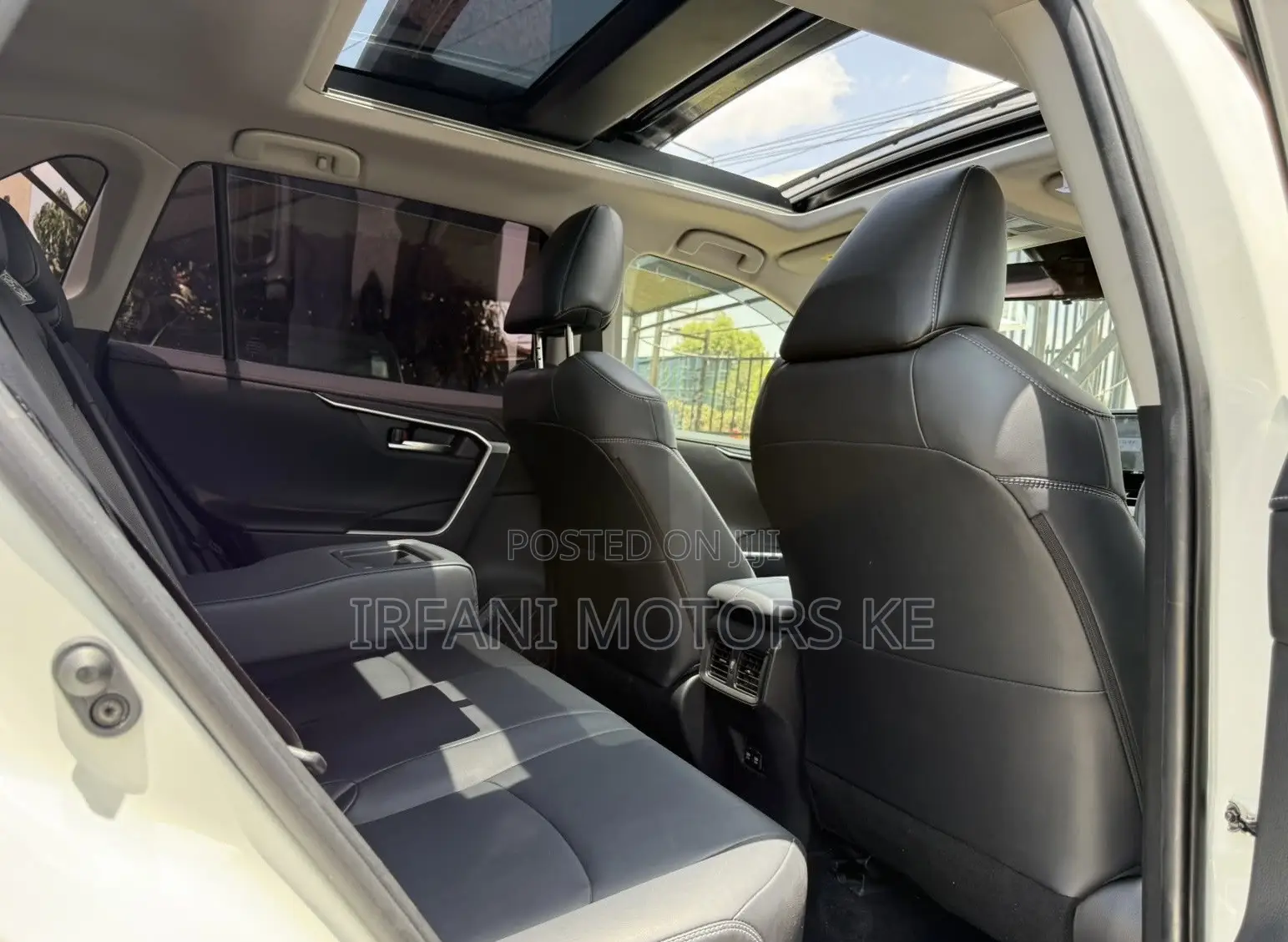 Toyota RAV4 Limited AWD 2019 White