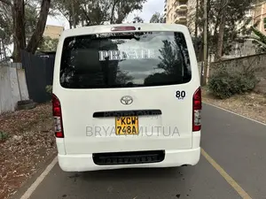 Toyota HiAce 2012 White