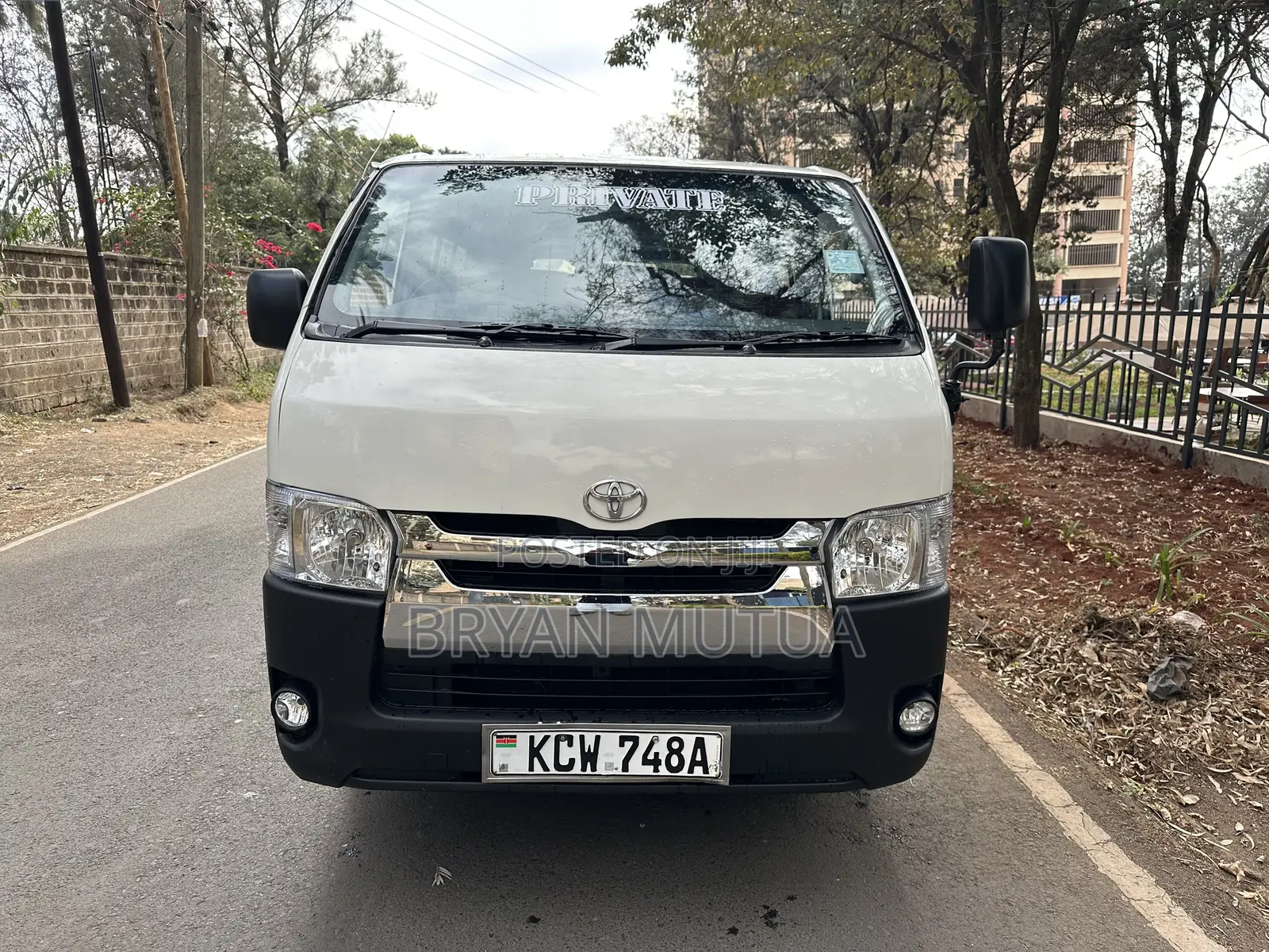 Toyota HiAce 2012 White