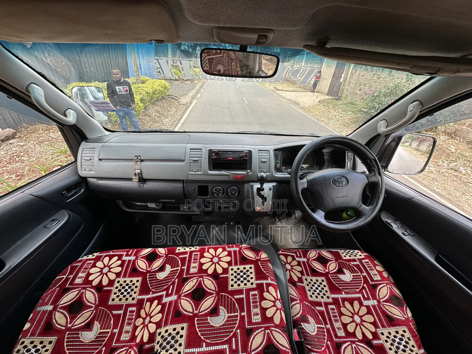 Toyota HiAce 2012 White