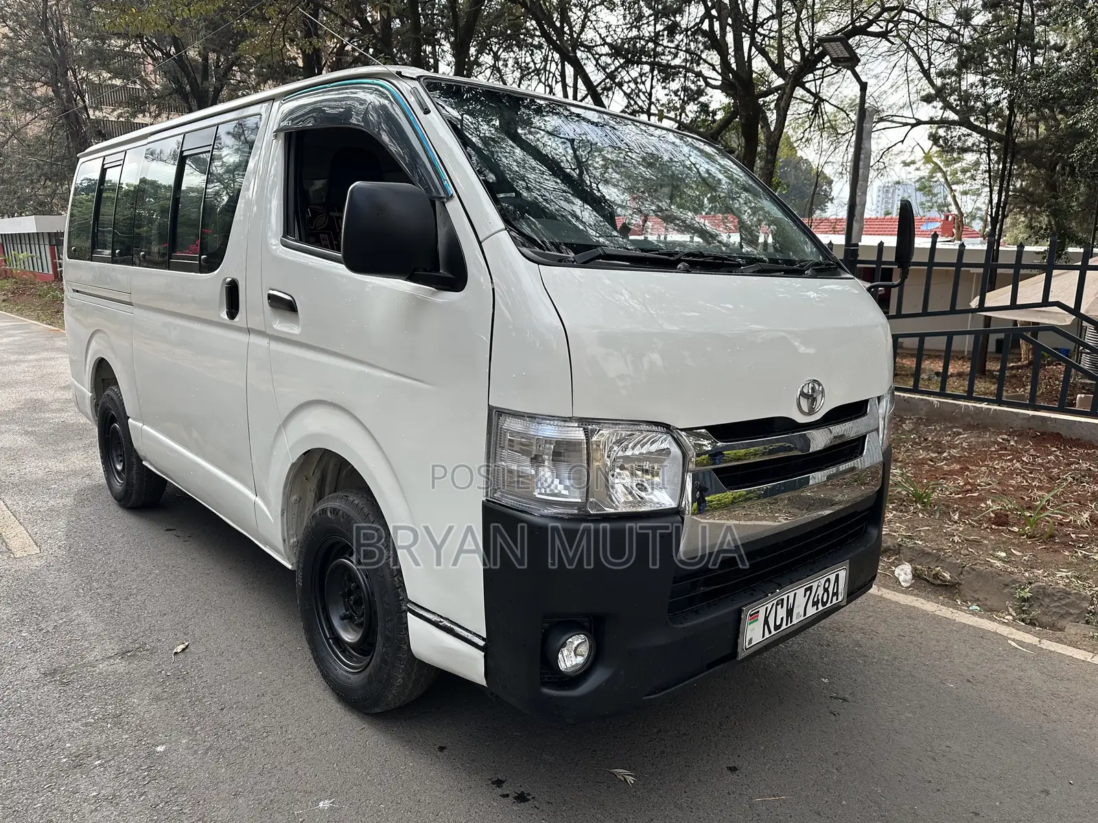Toyota HiAce 2012 White