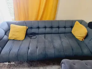 Selling Sofa Set