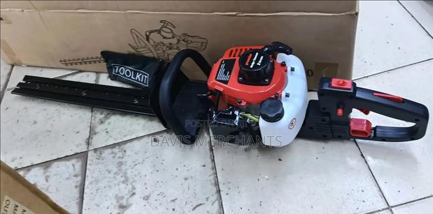 Premier Hedge Trimmer 2 Stroke Has Maintenance Tool Kit