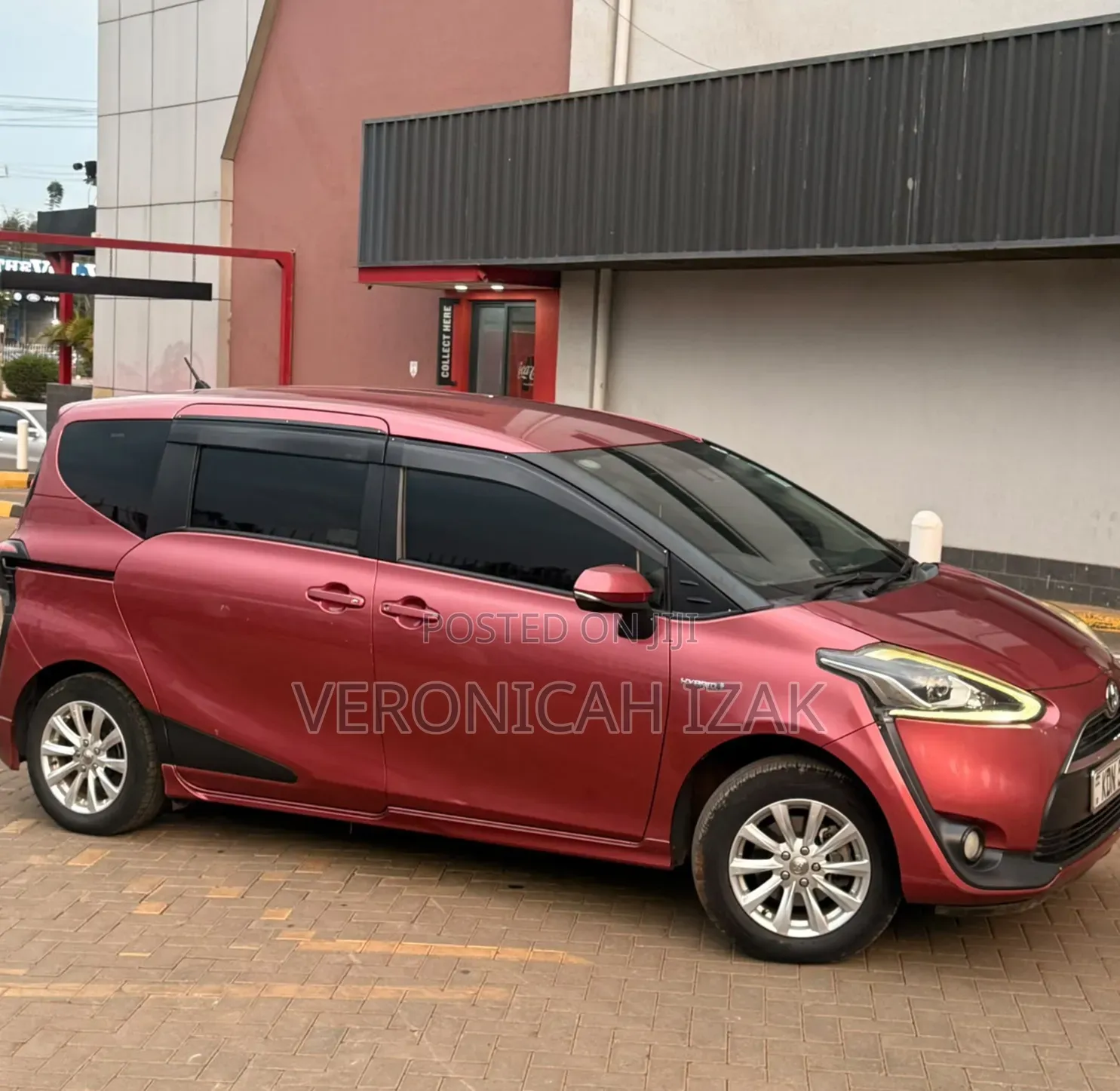 Toyota Sienta 2017 Red