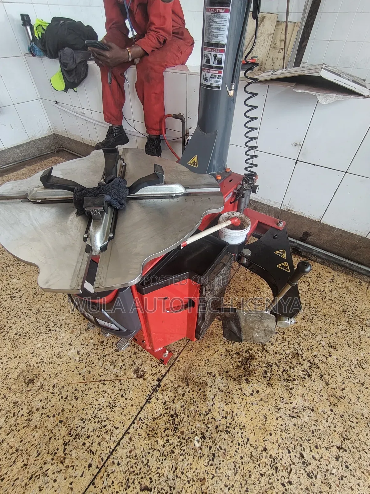 Integrated Bead Pressing Arm New Model Tyre Changer Machine Sunshine