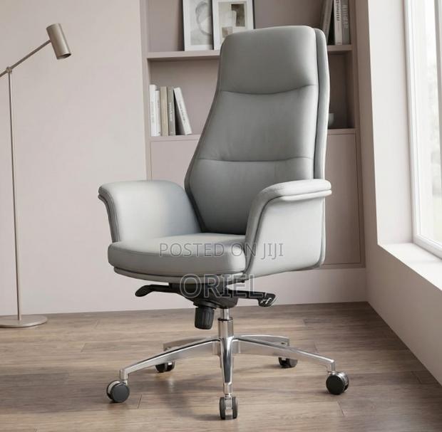 Executive Gray Office Leather Chair : Modern Office Leather Chair
