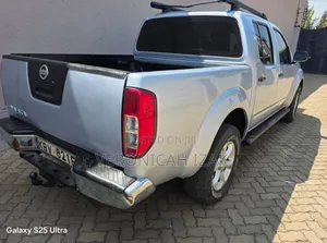 Nissan Navara 2006 Silver