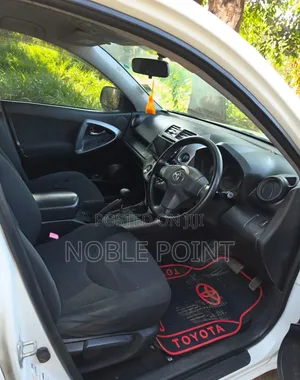 Toyota RAV4 2010 White