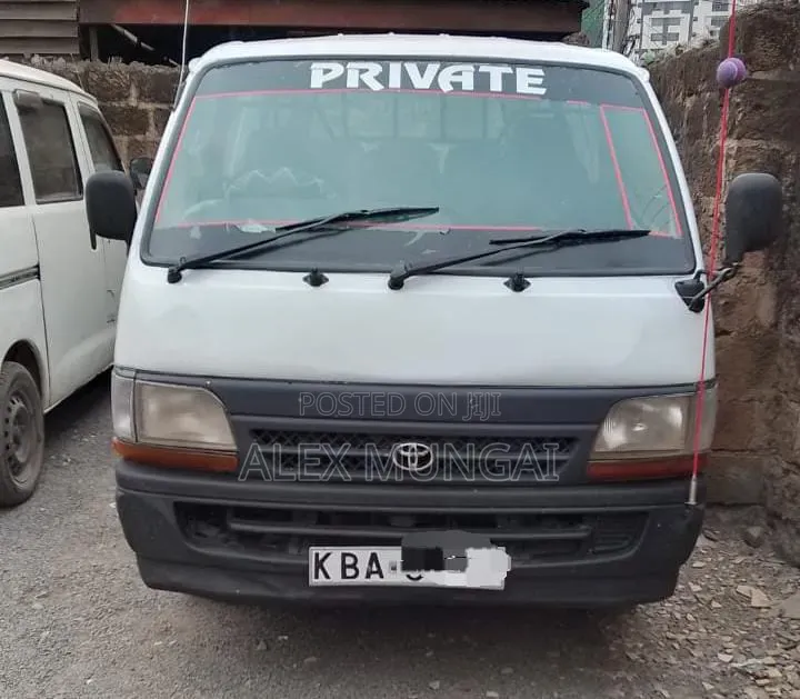 Toyota HiAce 2000 White