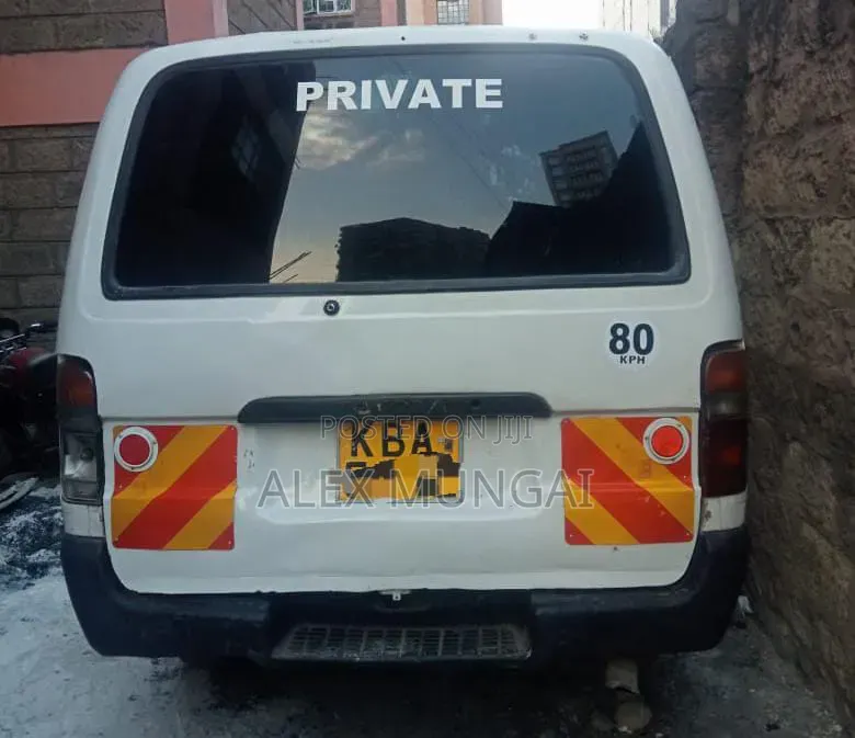 Toyota HiAce 2000 White