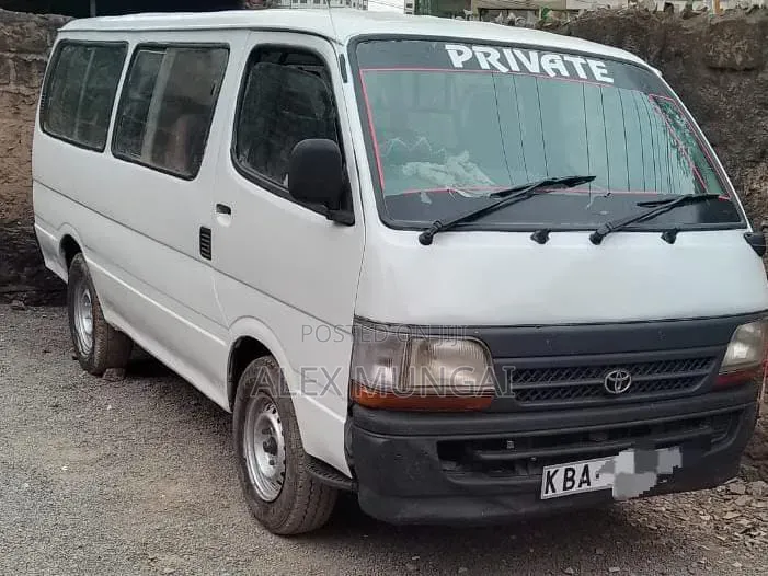 Toyota HiAce 2000 White