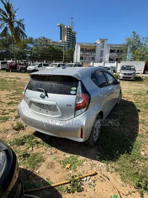 Toyota Aqua 2019 Silver