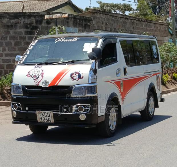 Toyota HiAce 2009 White