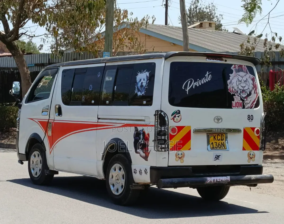 Toyota HiAce 2009 White