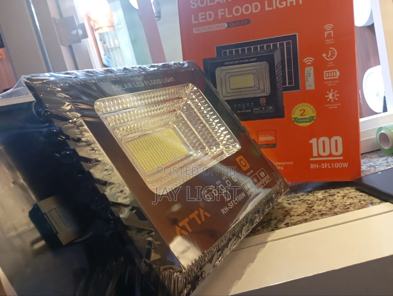 Outdoor IP65 Waterproof Solar Flood Light 100W