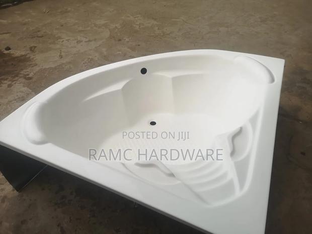 Corner Bath Tubs.