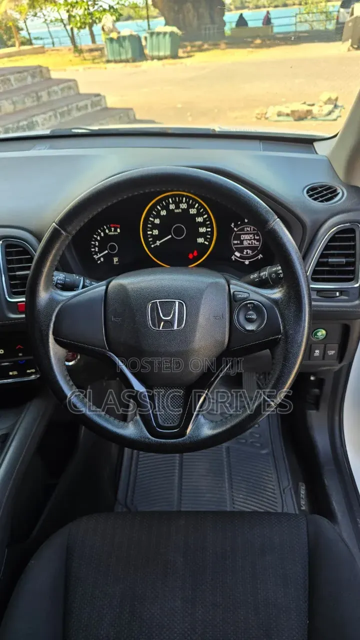 Honda Vezel 2015 White