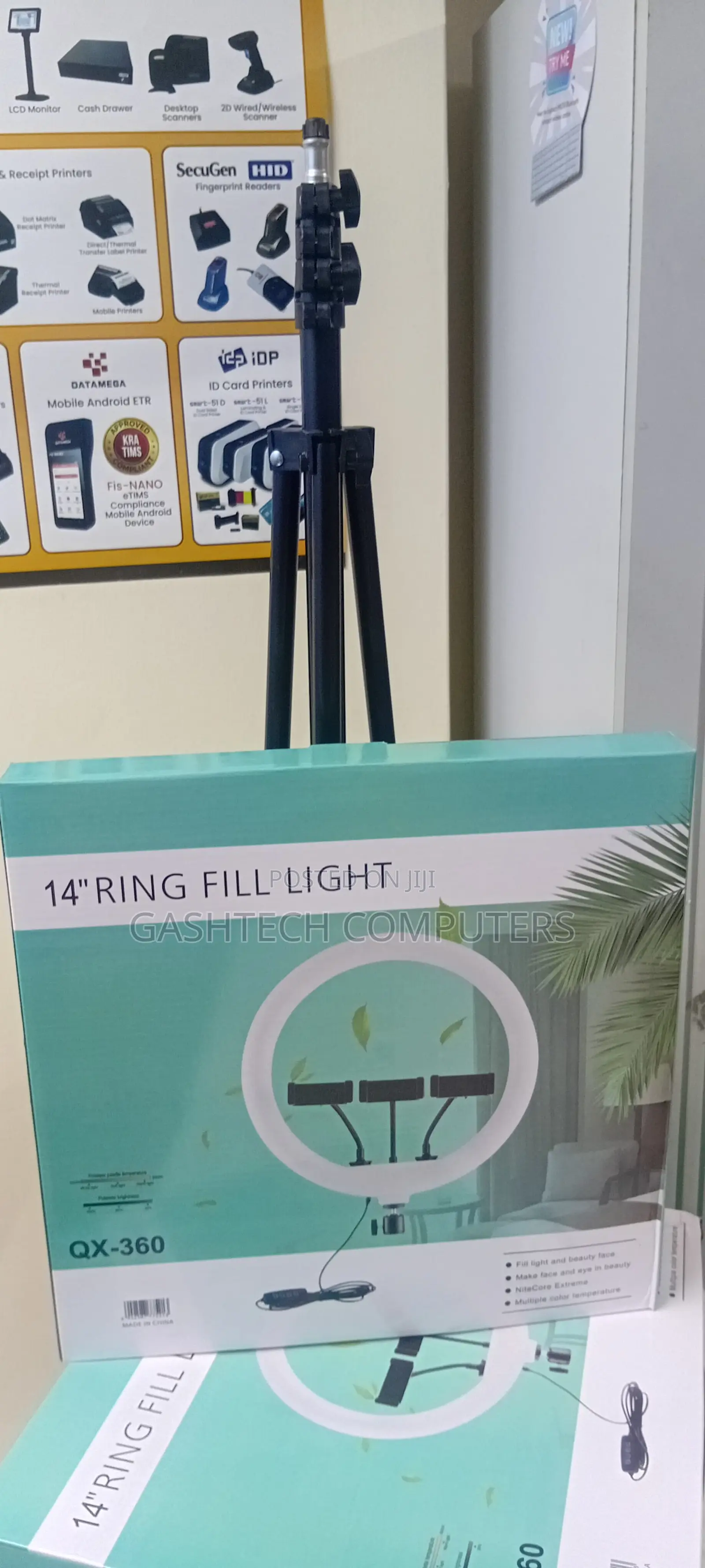 Adjustable Brightness 14inches Fill Light Ring Light and a Stand