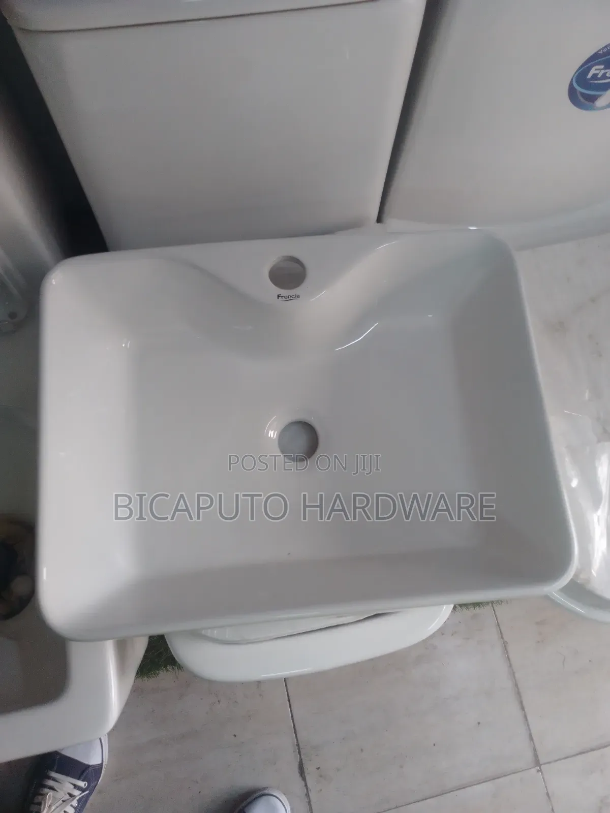 Countertop Basin White With Position of Tap