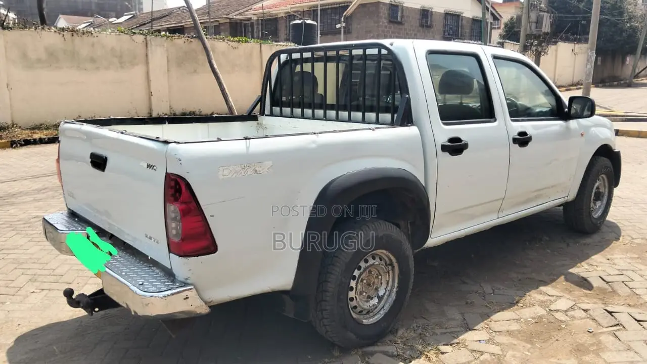 Isuzu D-MAX 2011 White