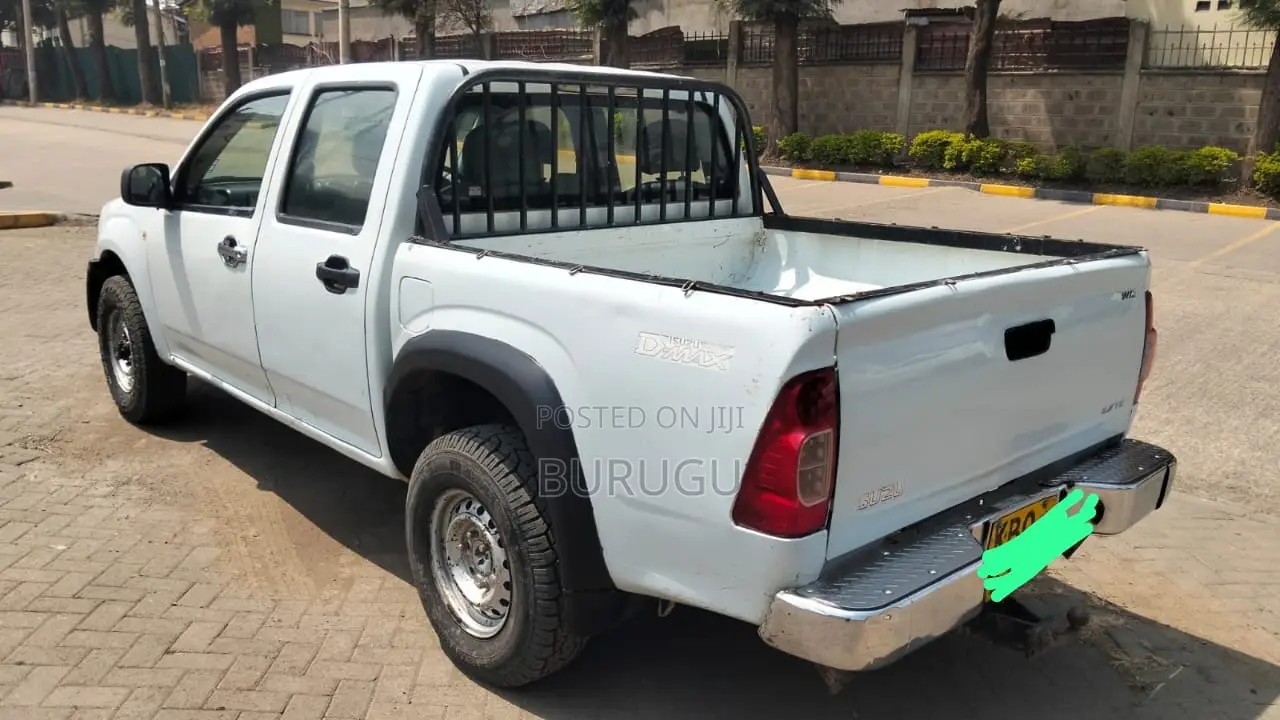 Isuzu D-MAX 2011 White