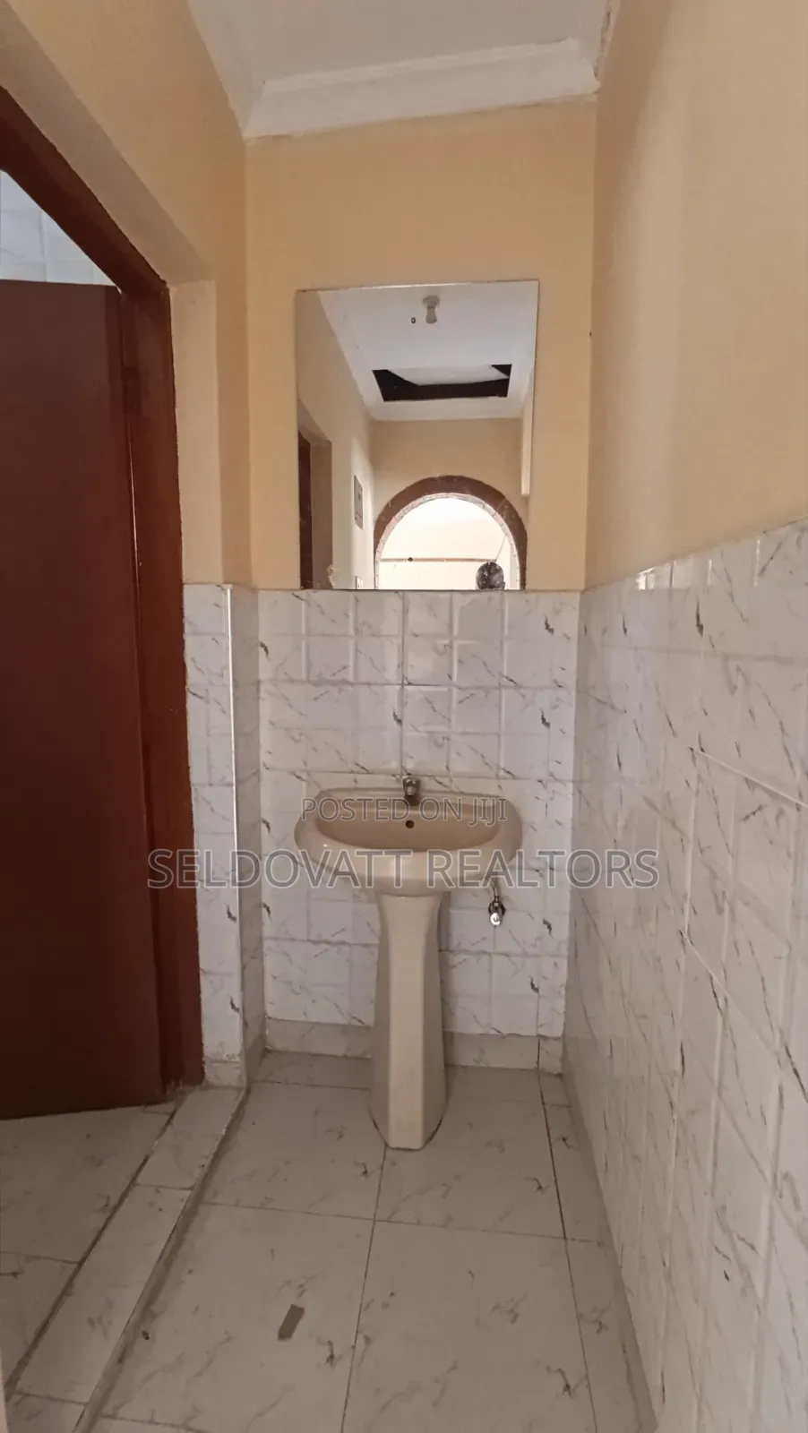 1bdrm Bungalow in 87 Kinoo for rent