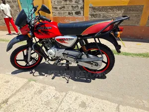 Bajaj Boxer 125 2025 Red